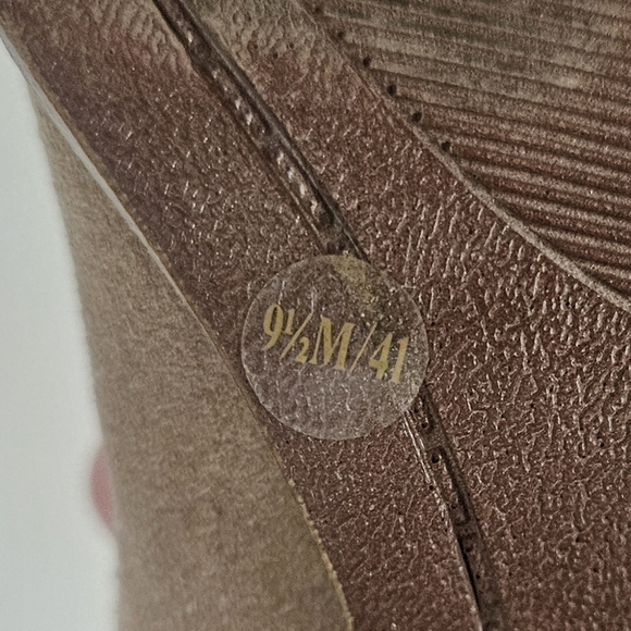 Vince Camuto Tan Suede Ankle Boots! - Picture 4 of 5